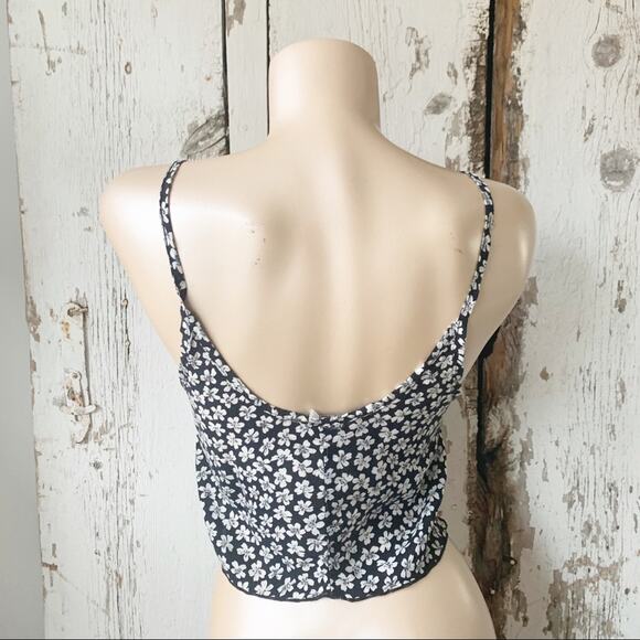 Brandy Melville Jacqueline crop tank dainty floral OSFM cottagecore spring - Picture 2 of 5